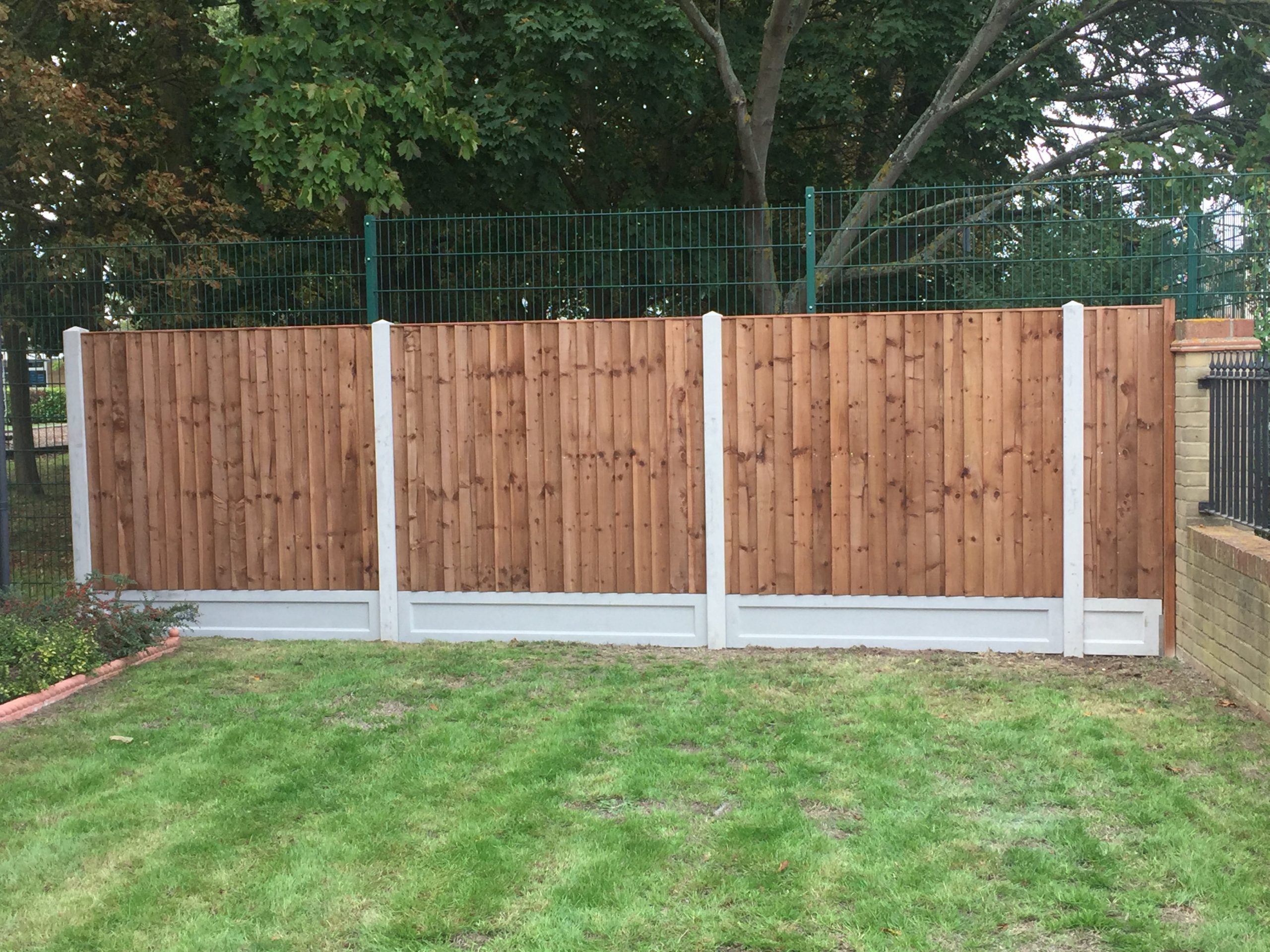 Garden Fencing Installation and Repair