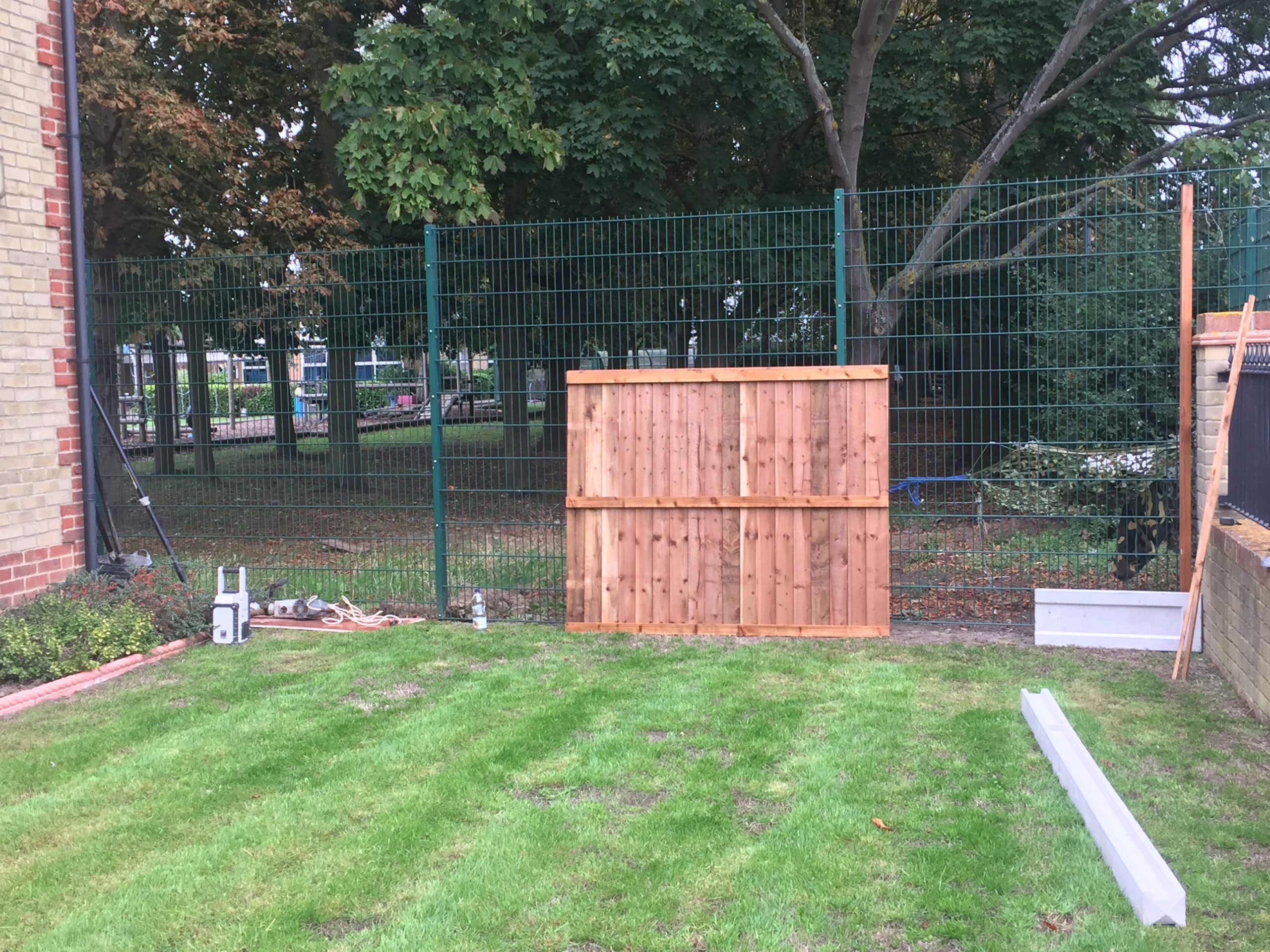 Garden Fencing Installation and Repair